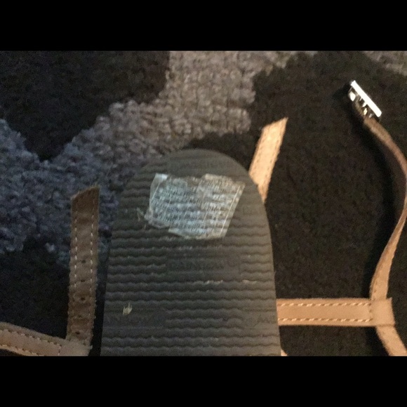 NWOT Rainbow leather T strap sandals - Picture 3 of 5